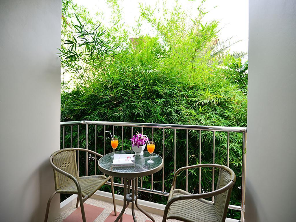 At Kamala Hotel Екстериор снимка